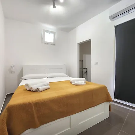 La Casa Di Elio Apartment *