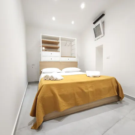 La Casa Di Elio Apartment *