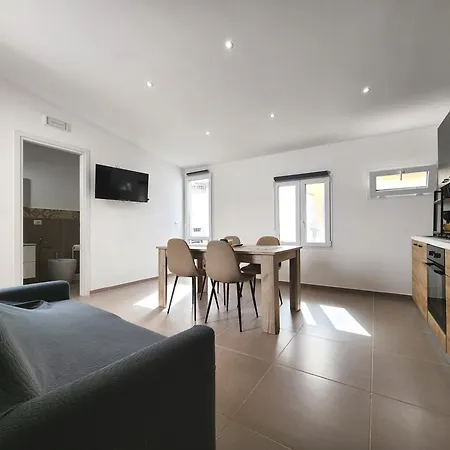 Apartment La Casa Di Elio *